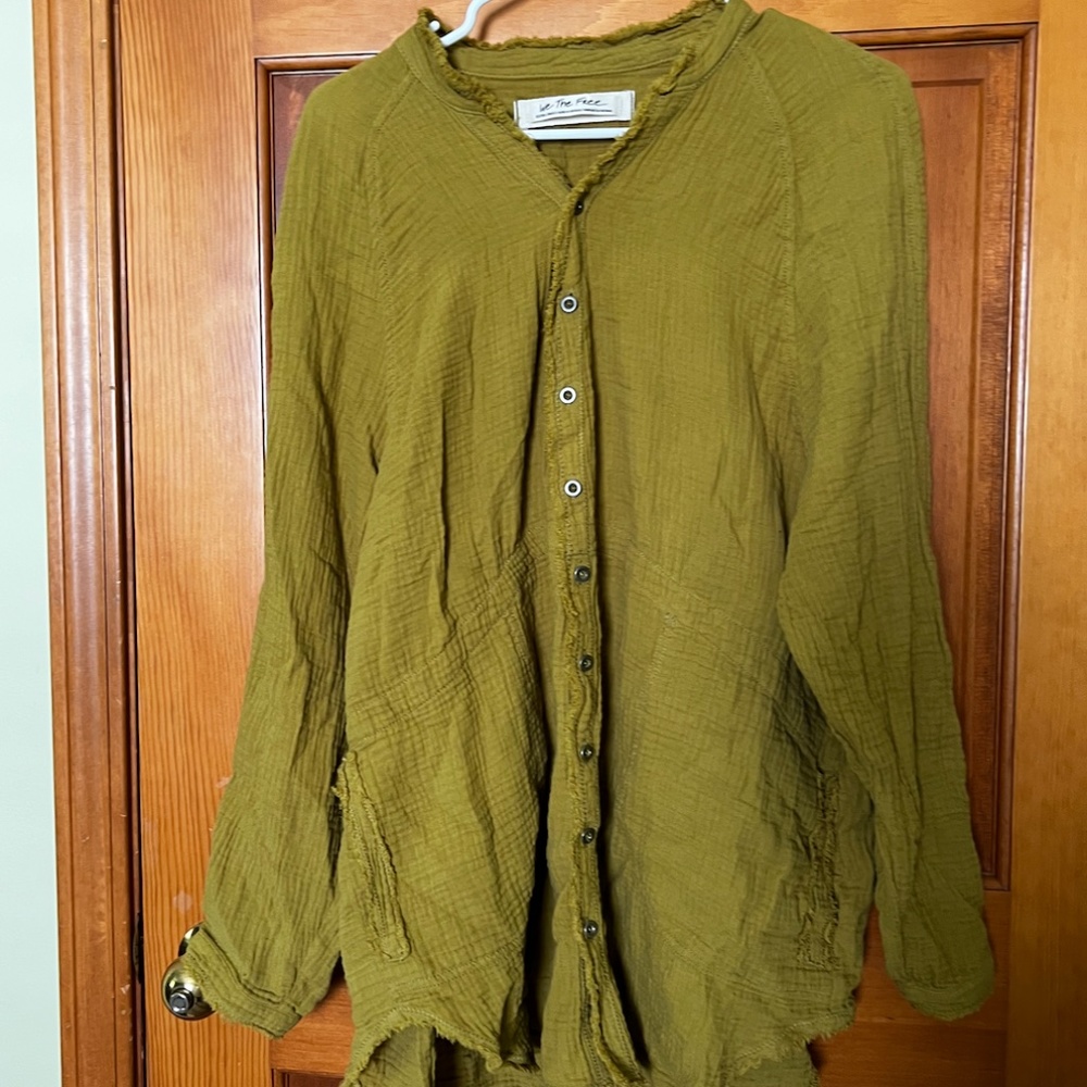 Free People Oversized Button Up - never worn size XS